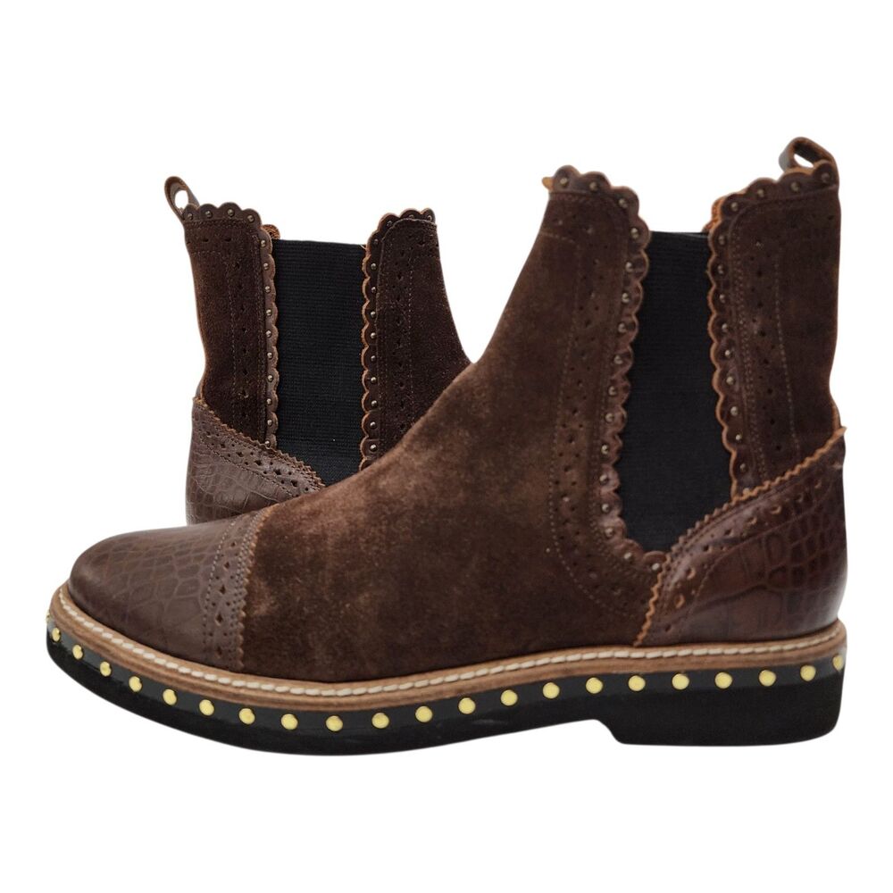 FREE PEOPLE Boots ATLAS Womens Size 41 Brown Leather Suede Chelsea Gold Studded